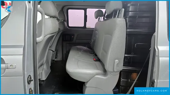 HYUNDAI STAREX 5-SEATER VAN