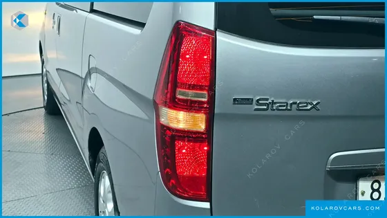 HYUNDAI STAREX 5-SEATER VAN