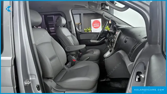 HYUNDAI STAREX 5-SEATER VAN
