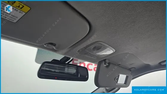 HYUNDAI STAREX 5-SEATER VAN