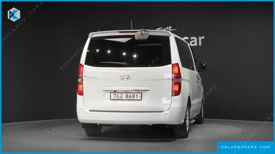 HYUNDAI STAREX 12-SEATER WAGON