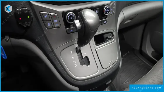 HYUNDAI STAREX 12-SEATER WAGON