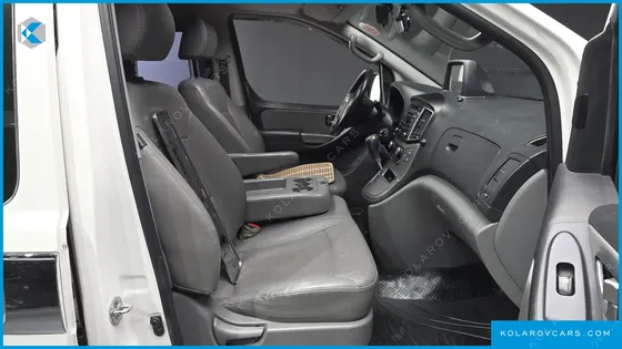 HYUNDAI STAREX 12-SEATER WAGON