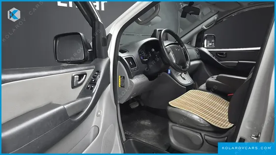 HYUNDAI STAREX 12-SEATER WAGON