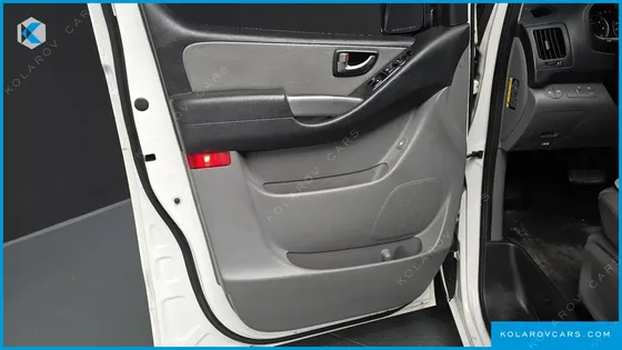 HYUNDAI STAREX 12-SEATER WAGON