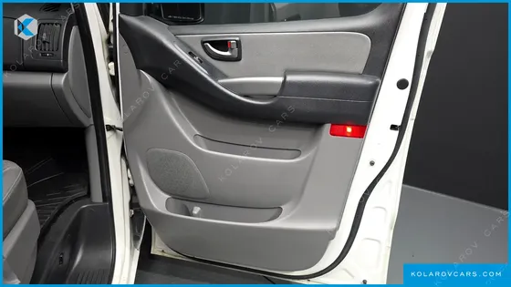 HYUNDAI STAREX 12-SEATER WAGON