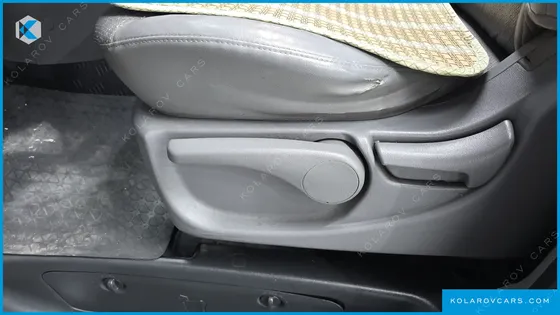 HYUNDAI STAREX 12-SEATER WAGON