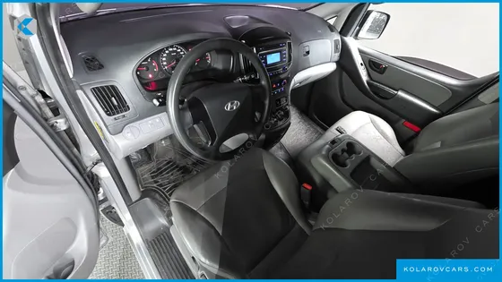 HYUNDAI STAREX 3-SEATER VAN
