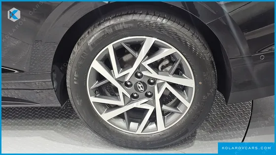 HYUNDAI GRANDEUR 2,5 GASOLINE 2WD