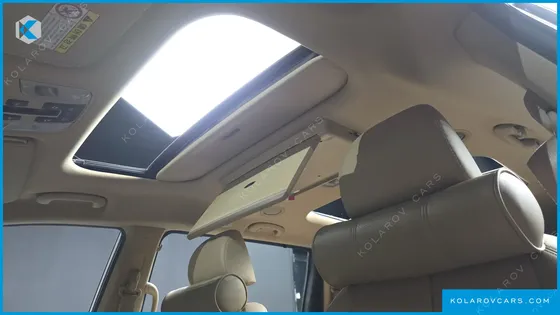 KIA CARNIVAL 7-SEATER LIMOUSINE