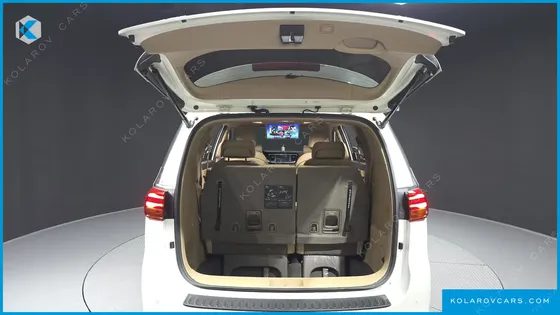 KIA CARNIVAL 7-SEATER LIMOUSINE