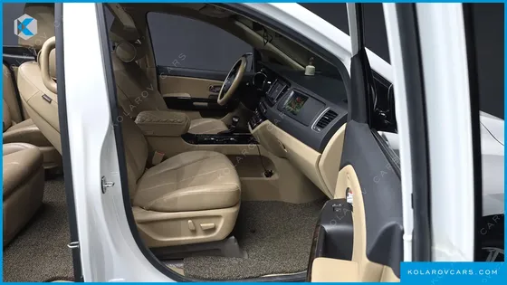 KIA CARNIVAL 7-SEATER LIMOUSINE