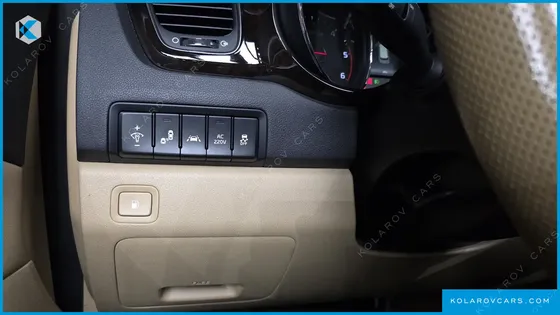 KIA CARNIVAL 7-SEATER LIMOUSINE