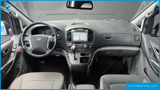 HYUNDAI STAREX 11-SEATER WAGON