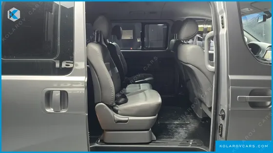 HYUNDAI STAREX 11-SEATER WAGON