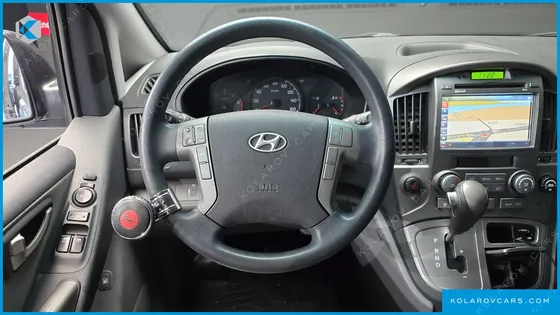 HYUNDAI STAREX 11-SEATER WAGON