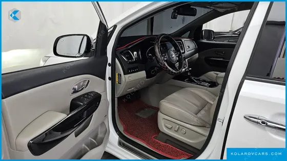 KIA CARNIVAL 7-SEATER LIMOUSINE