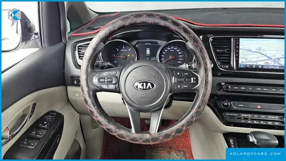 KIA CARNIVAL 7-SEATER LIMOUSINE