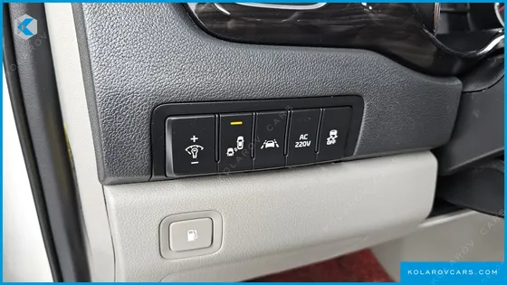 KIA CARNIVAL 7-SEATER LIMOUSINE