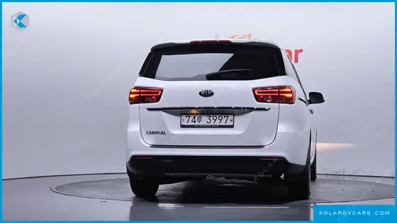 KIA CARNIVAL 11-SEATER PRESTIGE