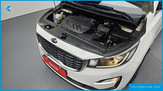 KIA CARNIVAL 11-SEATER PRESTIGE