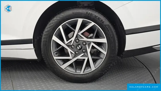 HYUNDAI GRANDEUR 2,5 GASOLINE 2WD