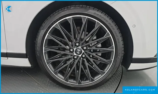 HYUNDAI GRANDEUR 2,5 GASOLINE 2WD