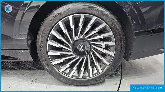 HYUNDAI GRANDEUR 2,5 GASOLINE 2WD