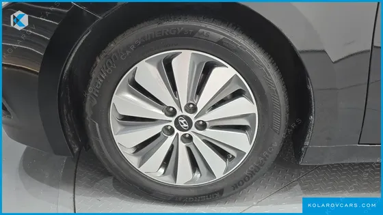HYUNDAI GRANDEUR PREMIUM
