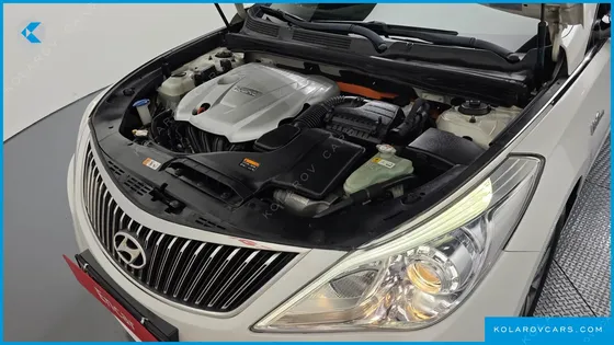 HYUNDAI GRANDEUR PREMIUM