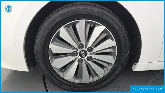 HYUNDAI GRANDEUR PREMIUM COLLECTION