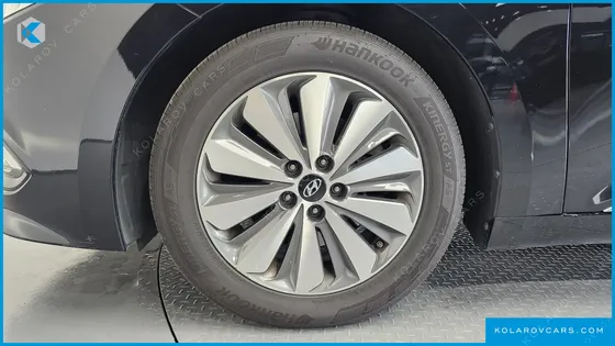 HYUNDAI GRANDEUR PREMIUM COLLECTION