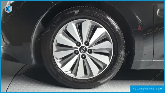 HYUNDAI GRANDEUR PREMIUM