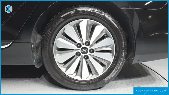 HYUNDAI GRANDEUR PREMIUM