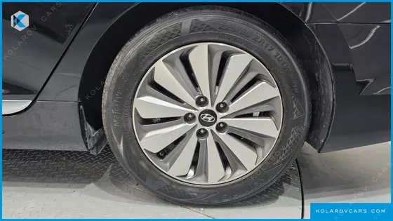 HYUNDAI GRANDEUR PREMIUM