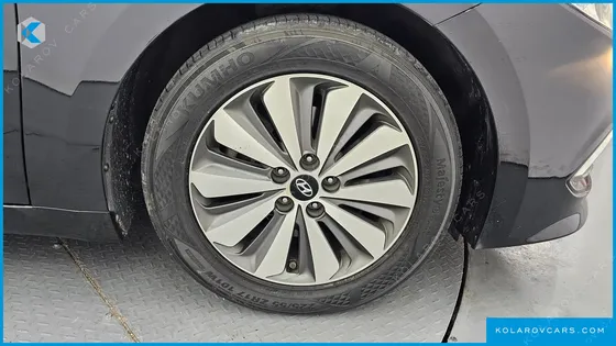 HYUNDAI GRANDEUR PREMIUM