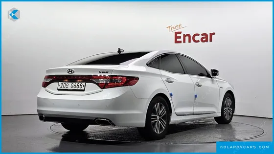 HYUNDAI GRANDEUR PREMIUM