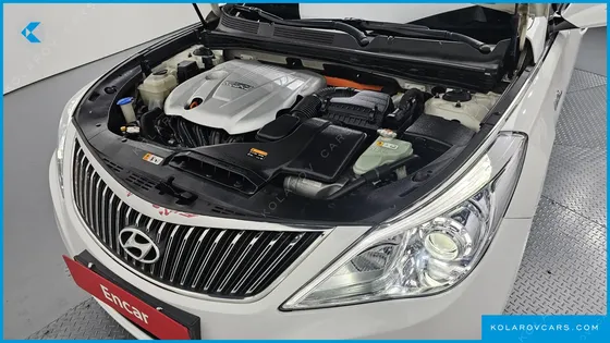 HYUNDAI GRANDEUR PREMIUM