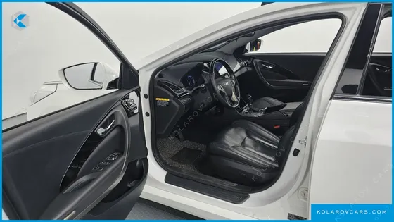 HYUNDAI GRANDEUR PREMIUM