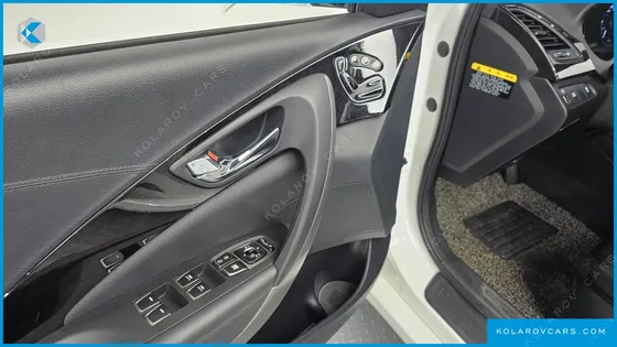 HYUNDAI GRANDEUR PREMIUM