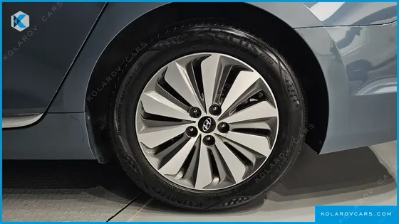 HYUNDAI GRANDEUR PREMIUM