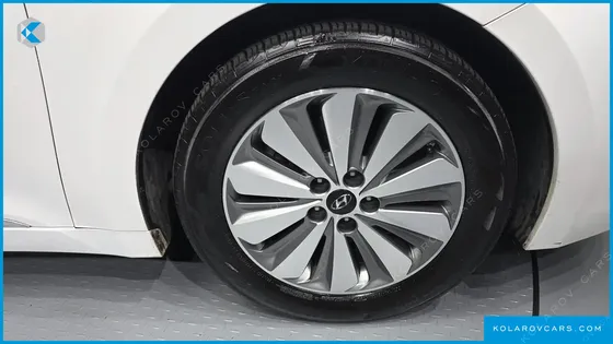 HYUNDAI GRANDEUR PREMIUM