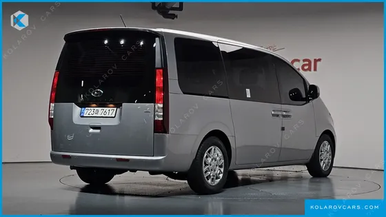 HYUNDAI STARIA 4WD TOURER 11-SEATER