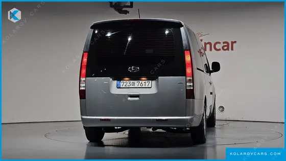 HYUNDAI STARIA 4WD TOURER 11-SEATER