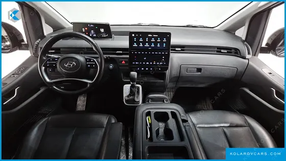 HYUNDAI STARIA 4WD TOURER 11-SEATER
