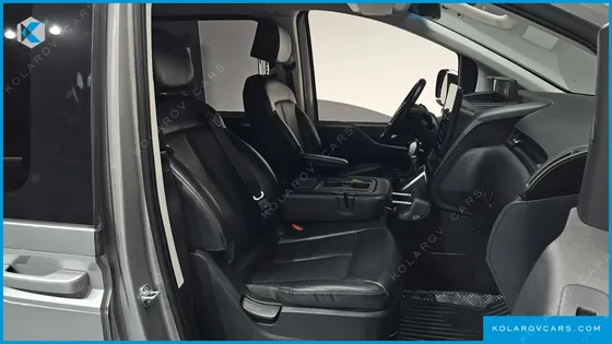 HYUNDAI STARIA 4WD TOURER 11-SEATER