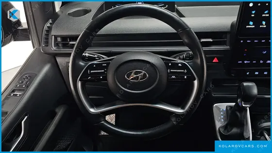 HYUNDAI STARIA 4WD TOURER 11-SEATER