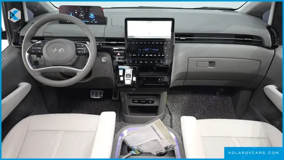 HYUNDAI STARIA HEV 1.6 LOUNGE 7-SEATER