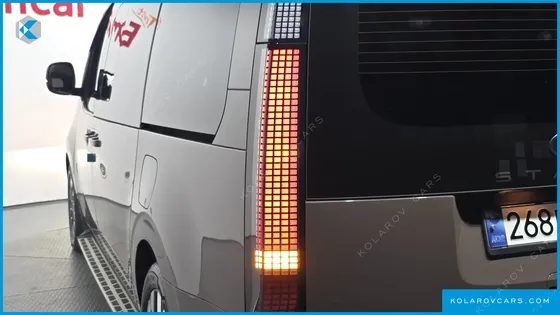 HYUNDAI STARIA HEV 1.6 LOUNGE 7-SEATER