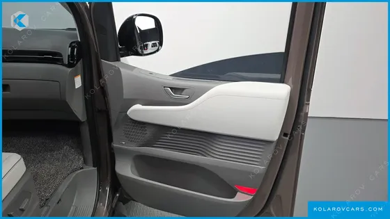 HYUNDAI STARIA HEV 1.6 LOUNGE 7-SEATER